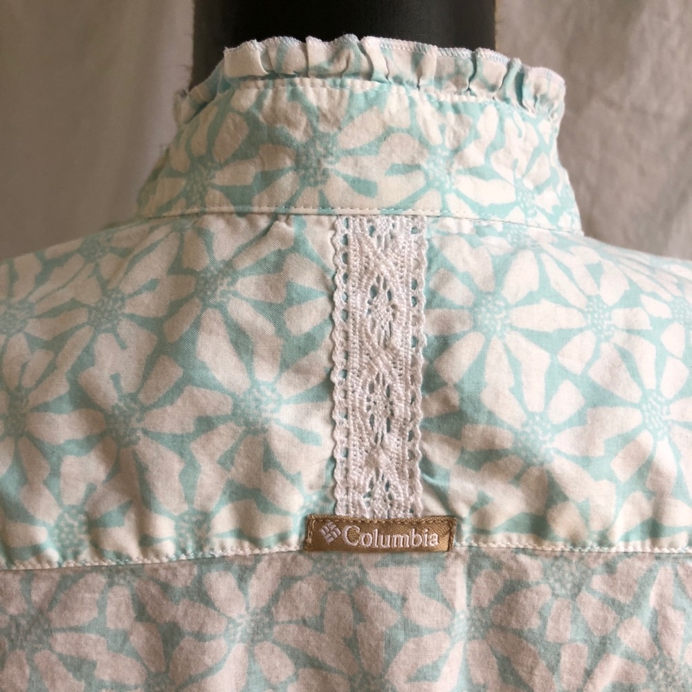 COLUMBIA SIZE L LONG SLEEVE SHIRT LACE & RUFFLES